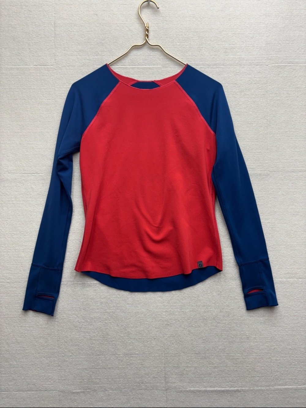 Oiselle | 02 Women’s Long-Sleeve Raglan Active Top - Red & Navy super soft